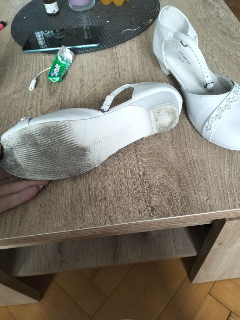Sprzedam sukienkę komunijna