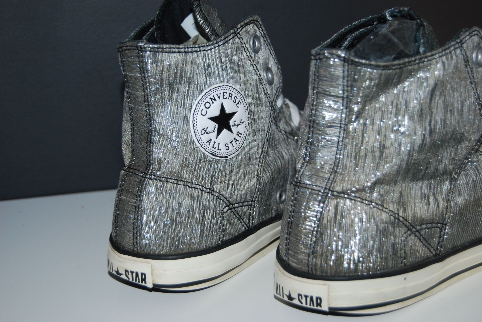 Srebrne trampki Converse 24,5