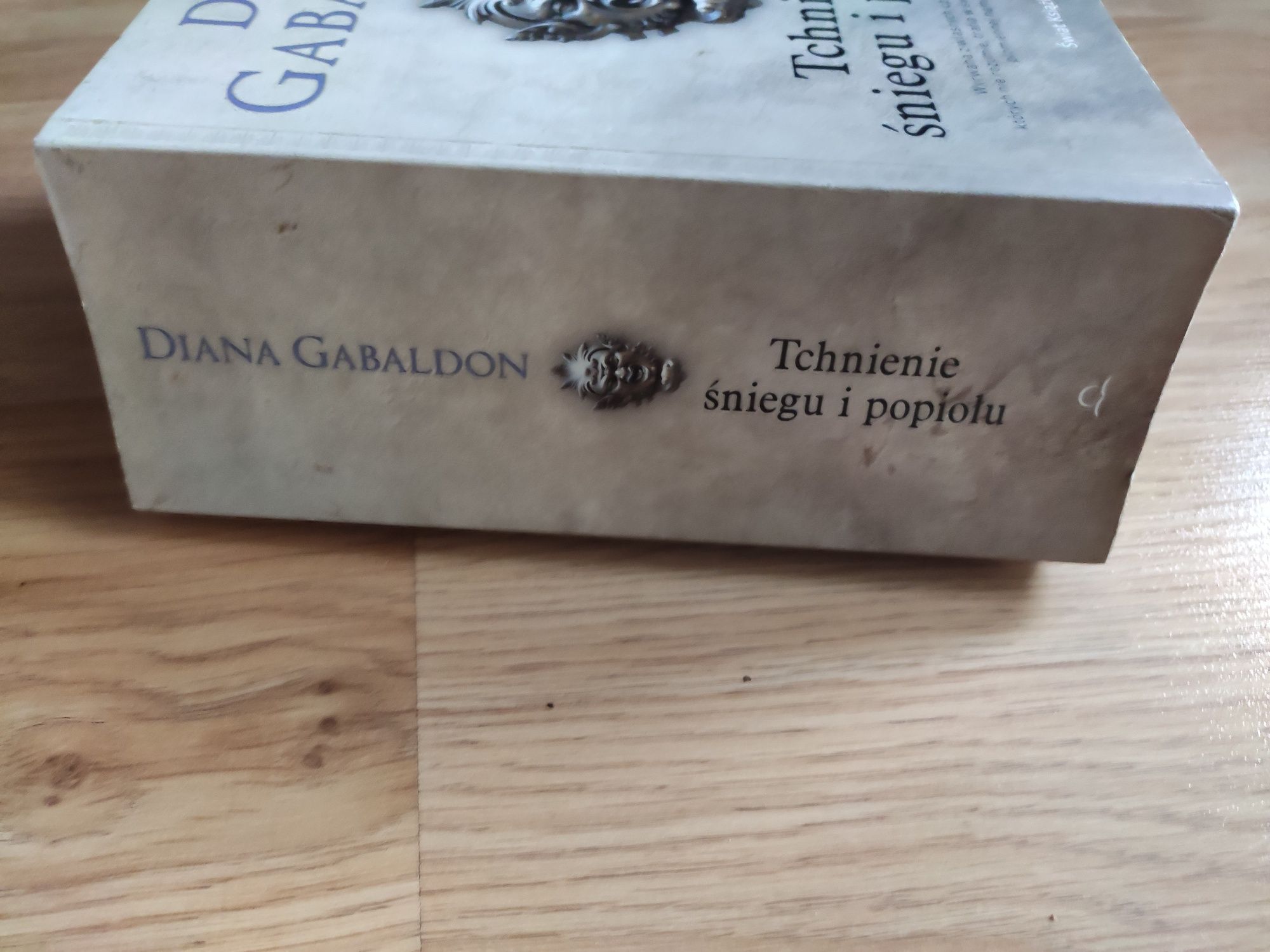 Tchnienie śniegu i popiołu - Diana Gabaldon