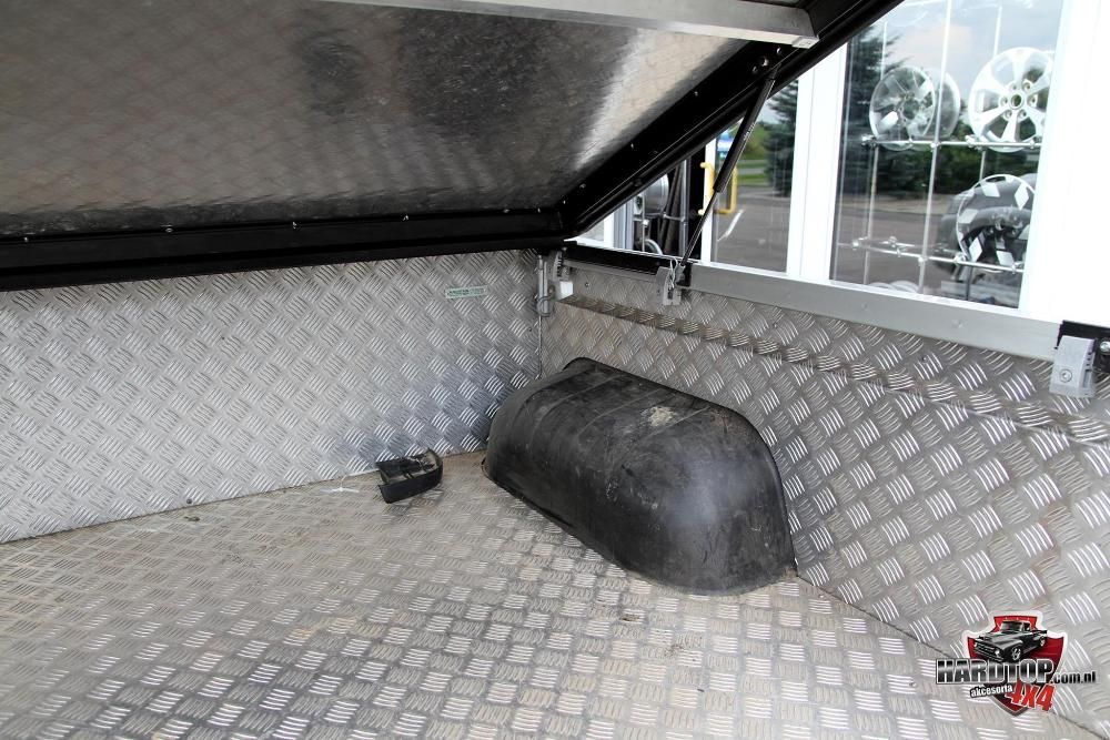 Pokrywa paki aluminiowa zabudowa Mountain Top Toyota Hilux