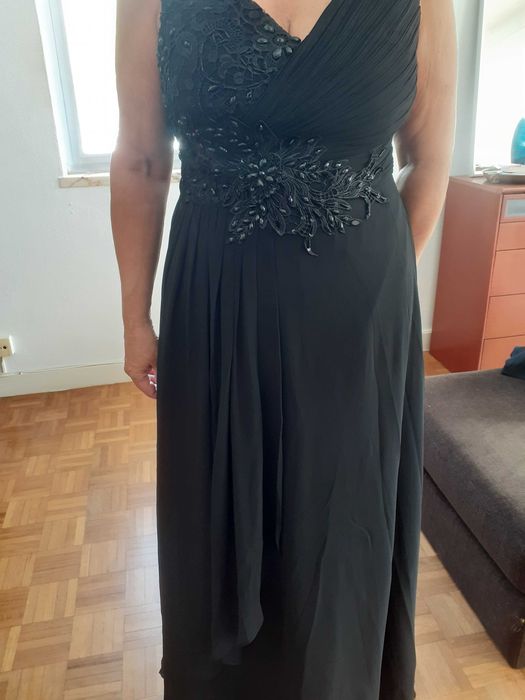 vestido de noite/festa preto com aplicacoes forrado