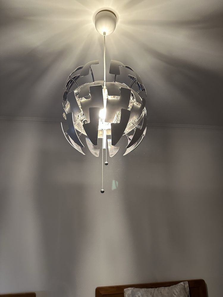 Cadeeiro Ikea Globo Grande