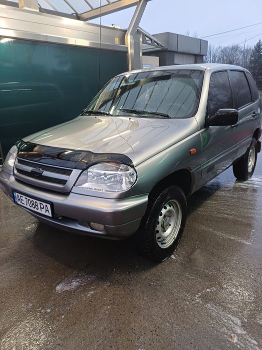 Подам авто ніва шевроле