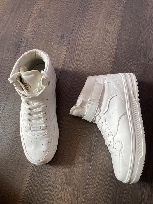 bershka високі білі чоловічі кросівки кеди кроси 43 р. 28 см устілка