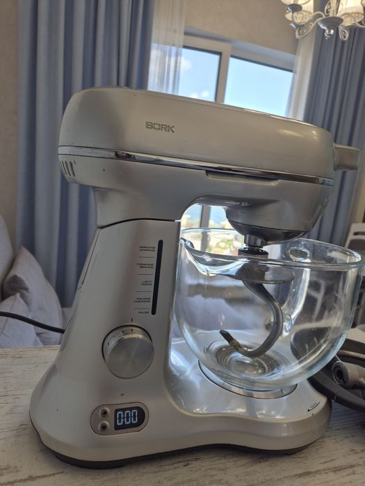 Продам планетарний міксер Bork