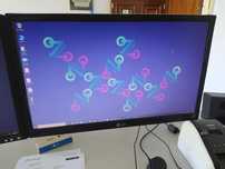 Monitores Dell E207WFP Samsung 223BW e LG Flatron E2242 com suportes