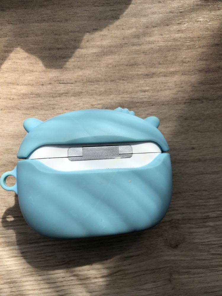 Airpods Pro та чохол