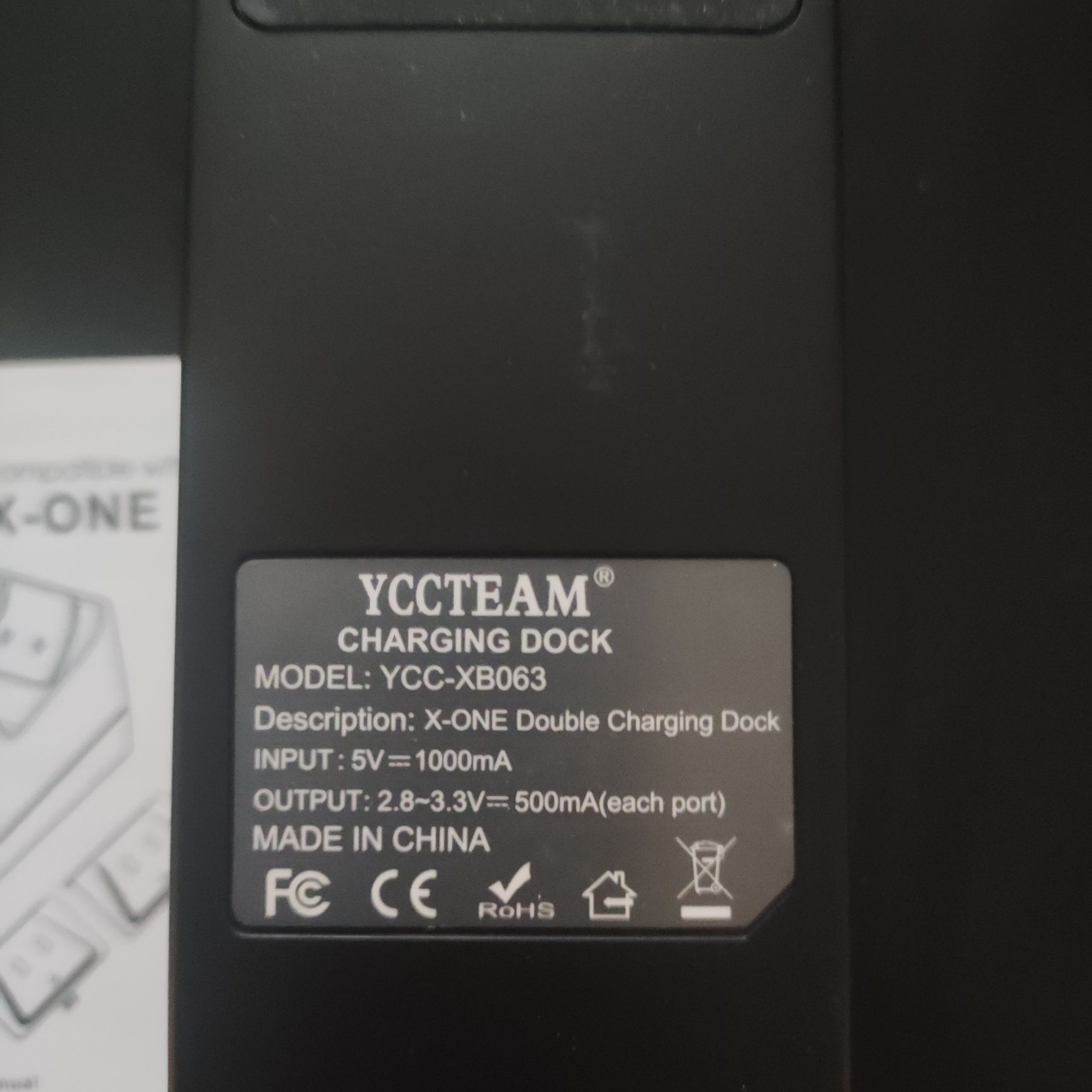 YCCTEAM Stacja Ładująca Kontroler Xbox One 2 x 1200mAh