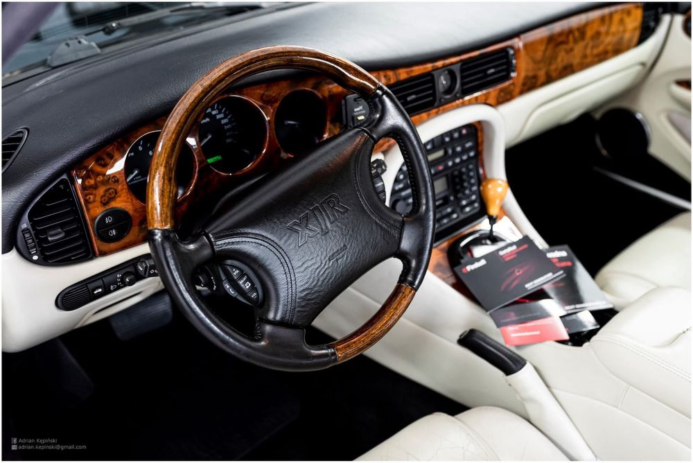 Jaguar xjr do slubu z kierowcą