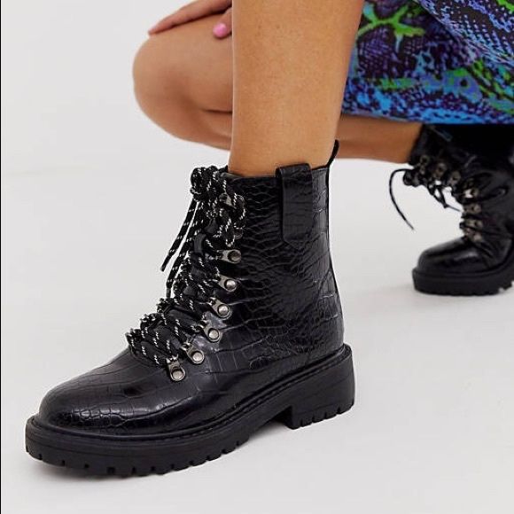 Стильні жіночі черевики під крокодилячу шкіру PLT