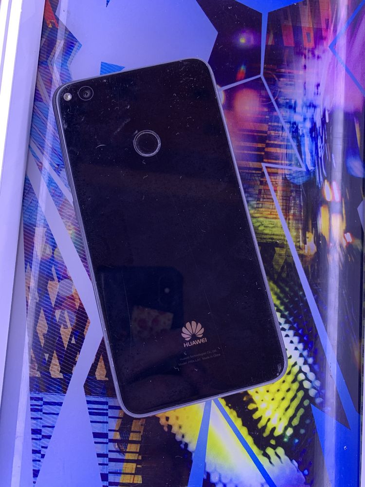 Honor 8A  NFC 2/32 та Huawei P8 lite 3/16