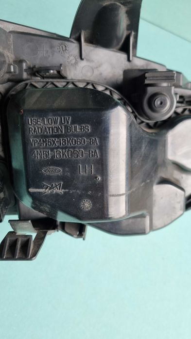 Farol esq Ford Focus II 07 (358)