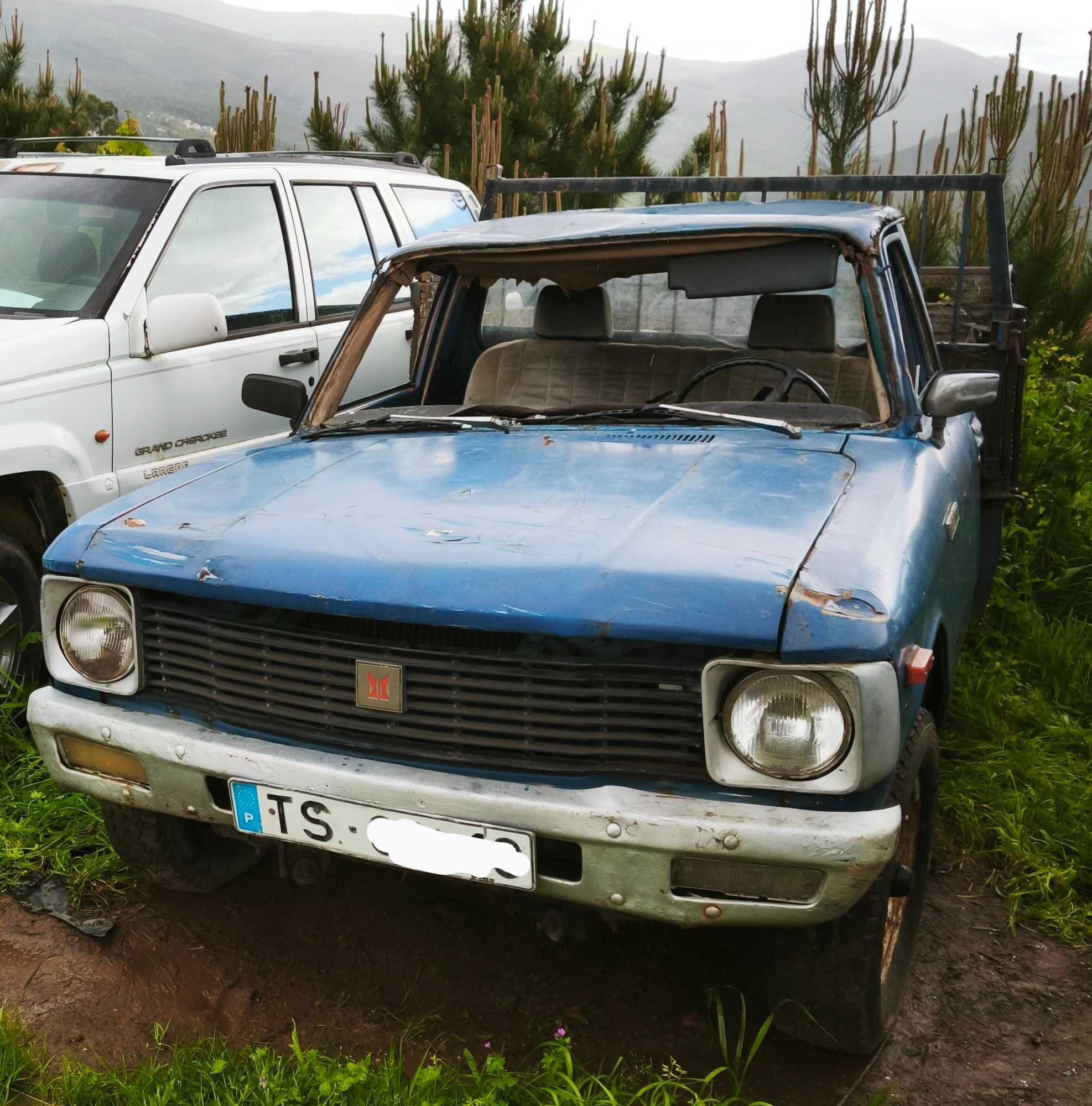 ISUZU AZUL KB-25D Clássico