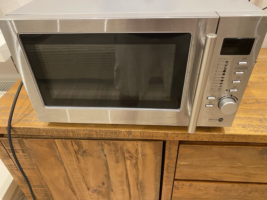 Kuchenka mikrofalowa z grillem - Switch On MW-C001