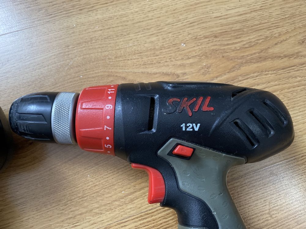 Zestaw Skil wkrętarka latarka pompka torba 12V