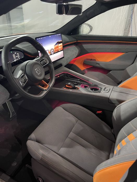 Zeekr 001 2024 модельний 2025