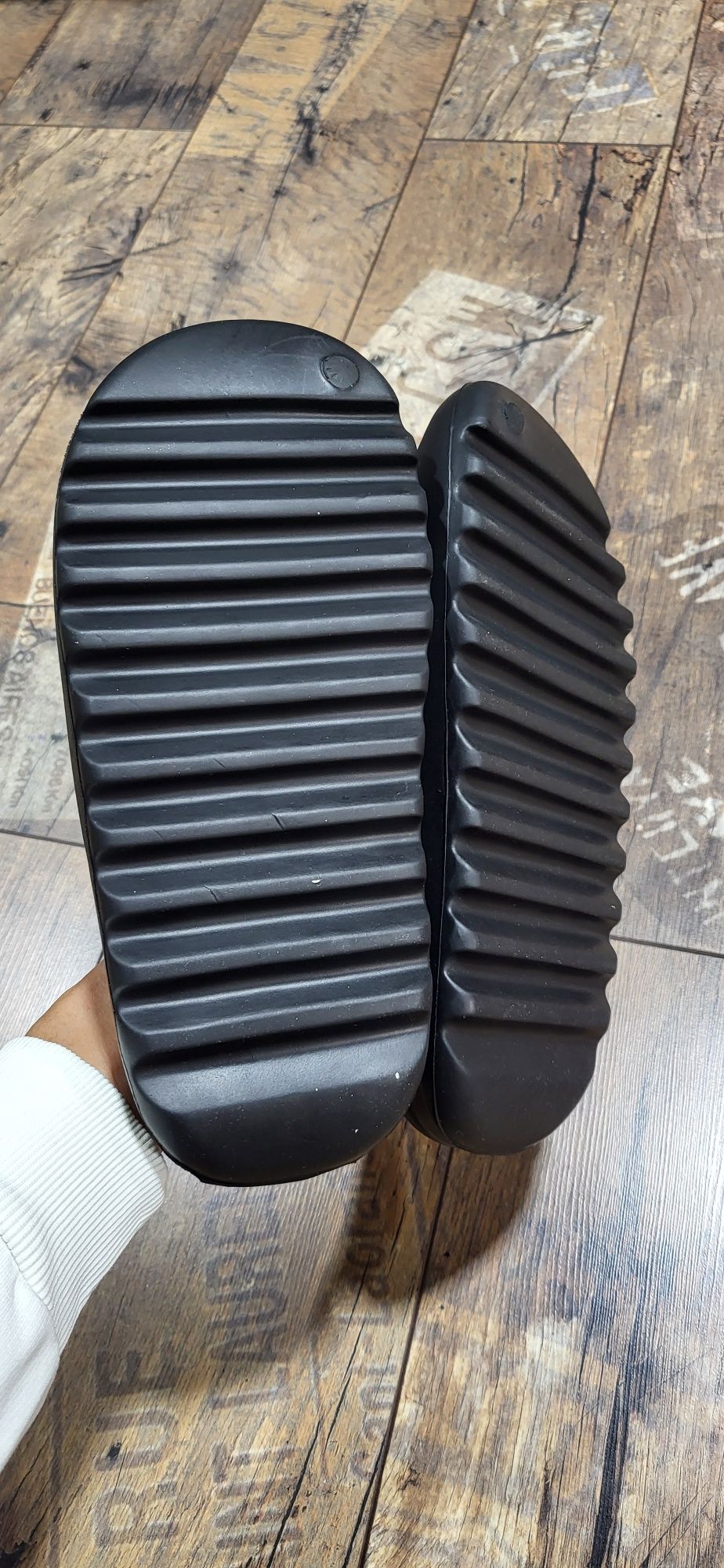 Czarne klapki yeezy slide unisex damskie męskie 41