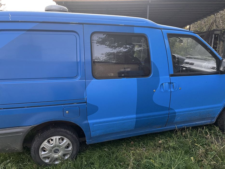 Nissan Vanette 2000 р 2.3