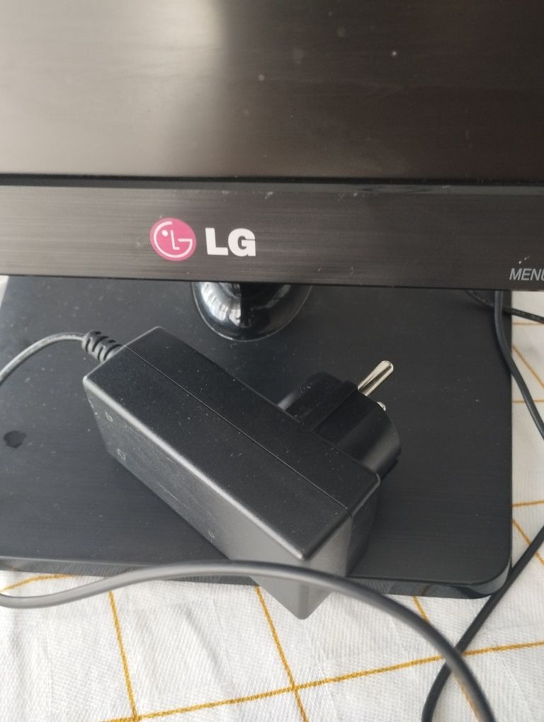 Monitor LG LED 49 cm