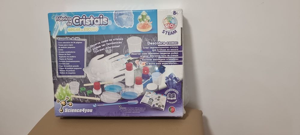 Jogo Fábrica dos Cristais - Brilha no Escuro