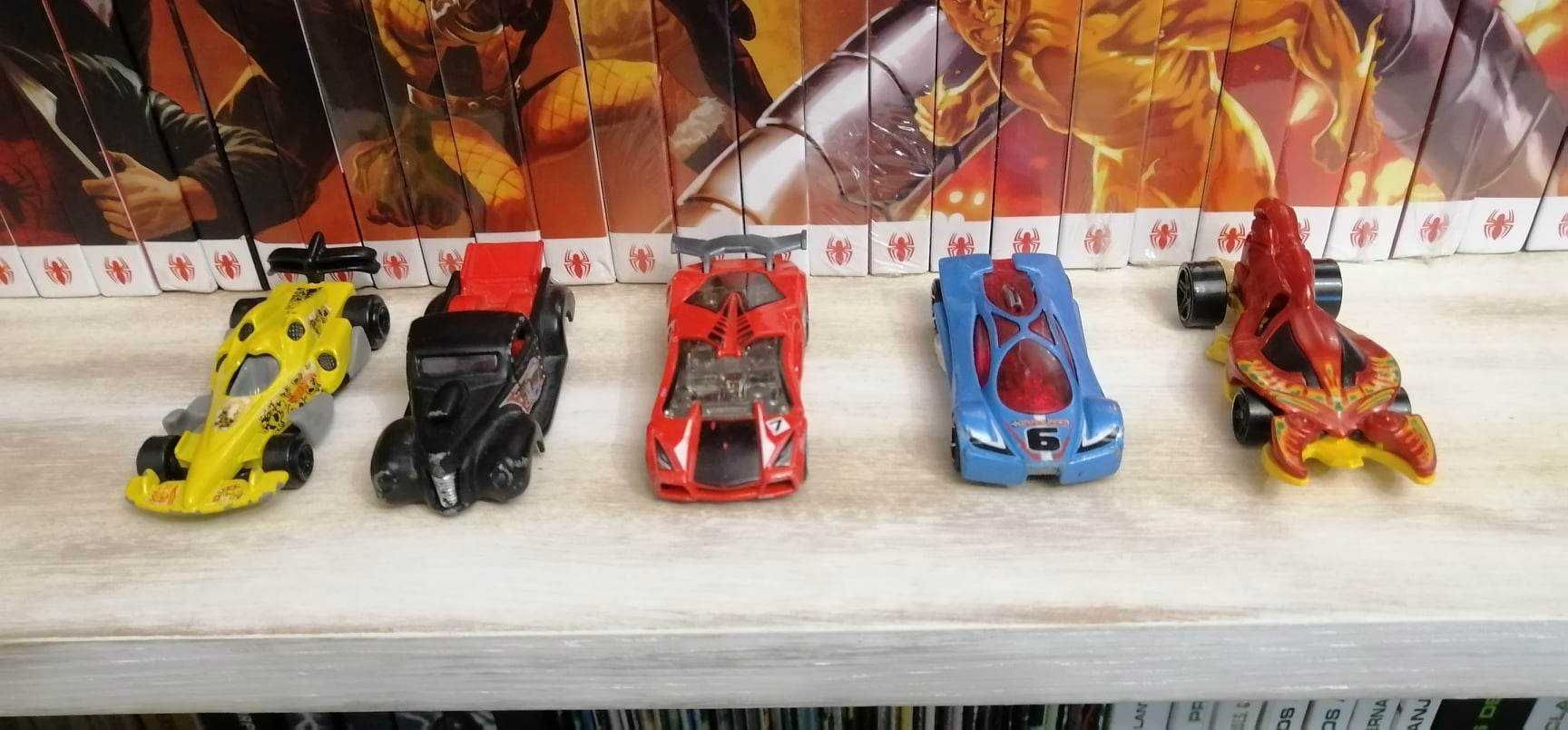 5 carros miniatura da Hot Wheels - bom estado