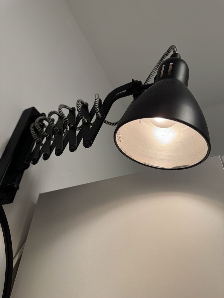 Sama lampka  do lazienki pokoju