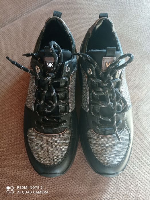 Ботінки, черевики, чоботи, красовки