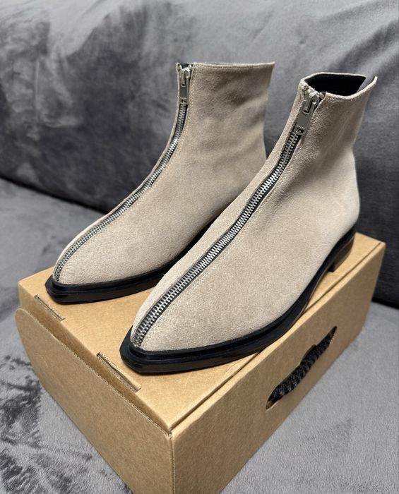 Жіночі осінні замшеві сапоги