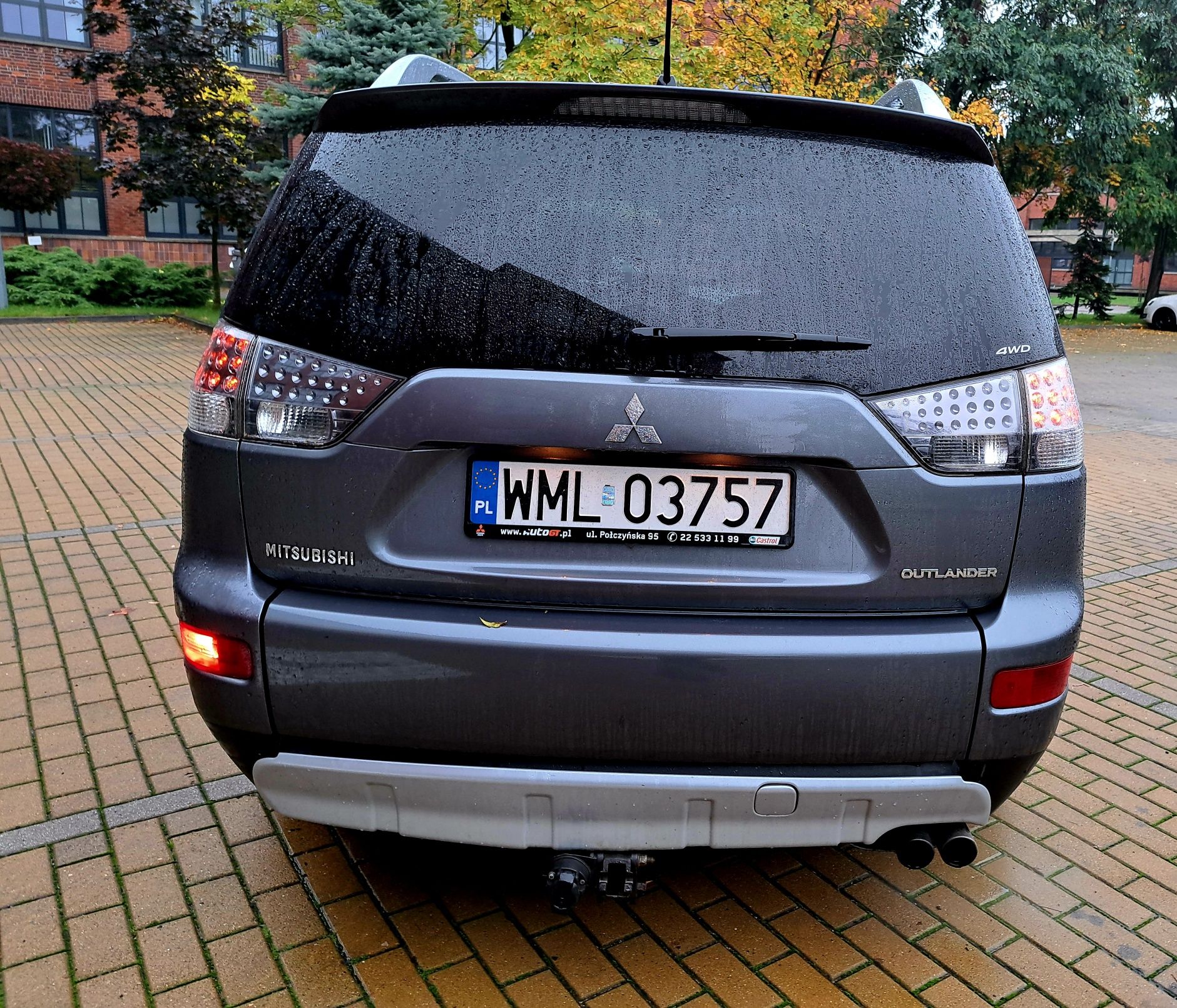 Mitsubishi Outlander 2.0 Diesel 7 Osobowy 4x4 Skóry Hak Sprawny Zareje