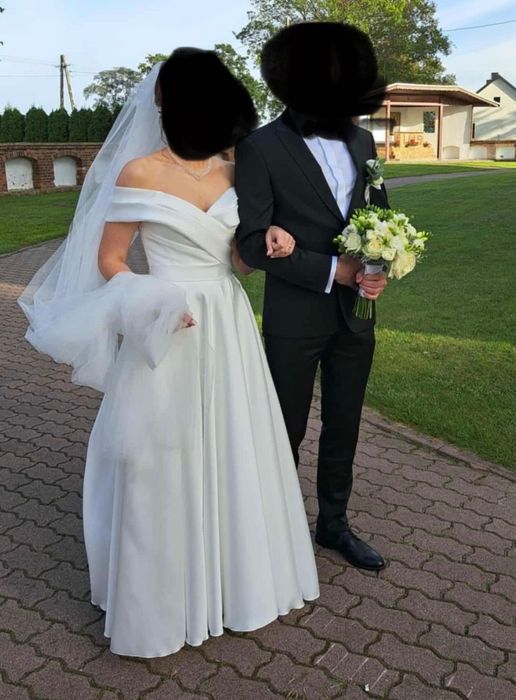 Przepiękna suknia ślubna w stylu klasycznym — rozmiar 36