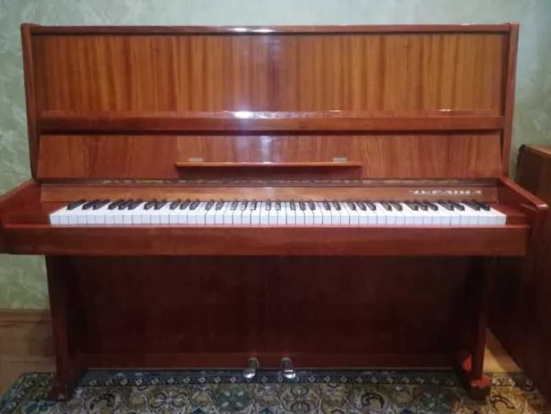 Віддам фортепіано Україна