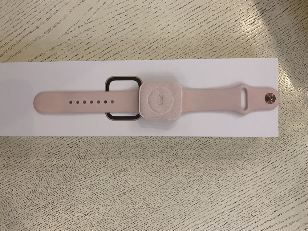 Продам новые часы Apple  watch 4,44 диаметр