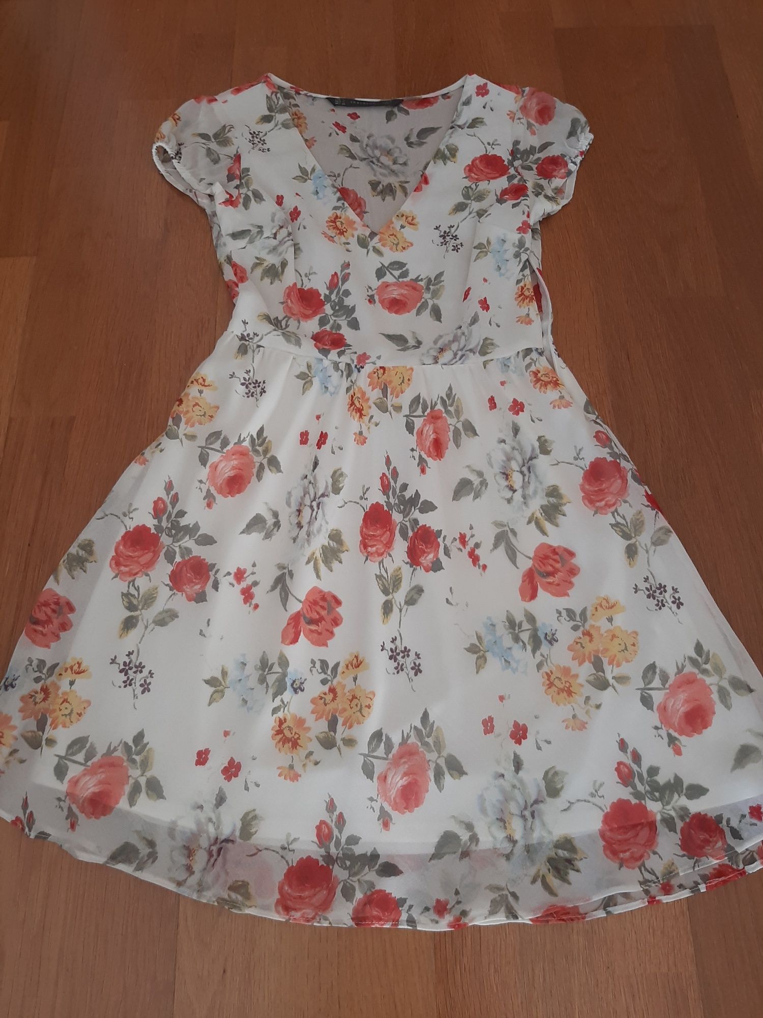 Vestido florido - Zara