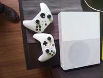 Xbox One S  1Tb 2 pady akumulatory kinect