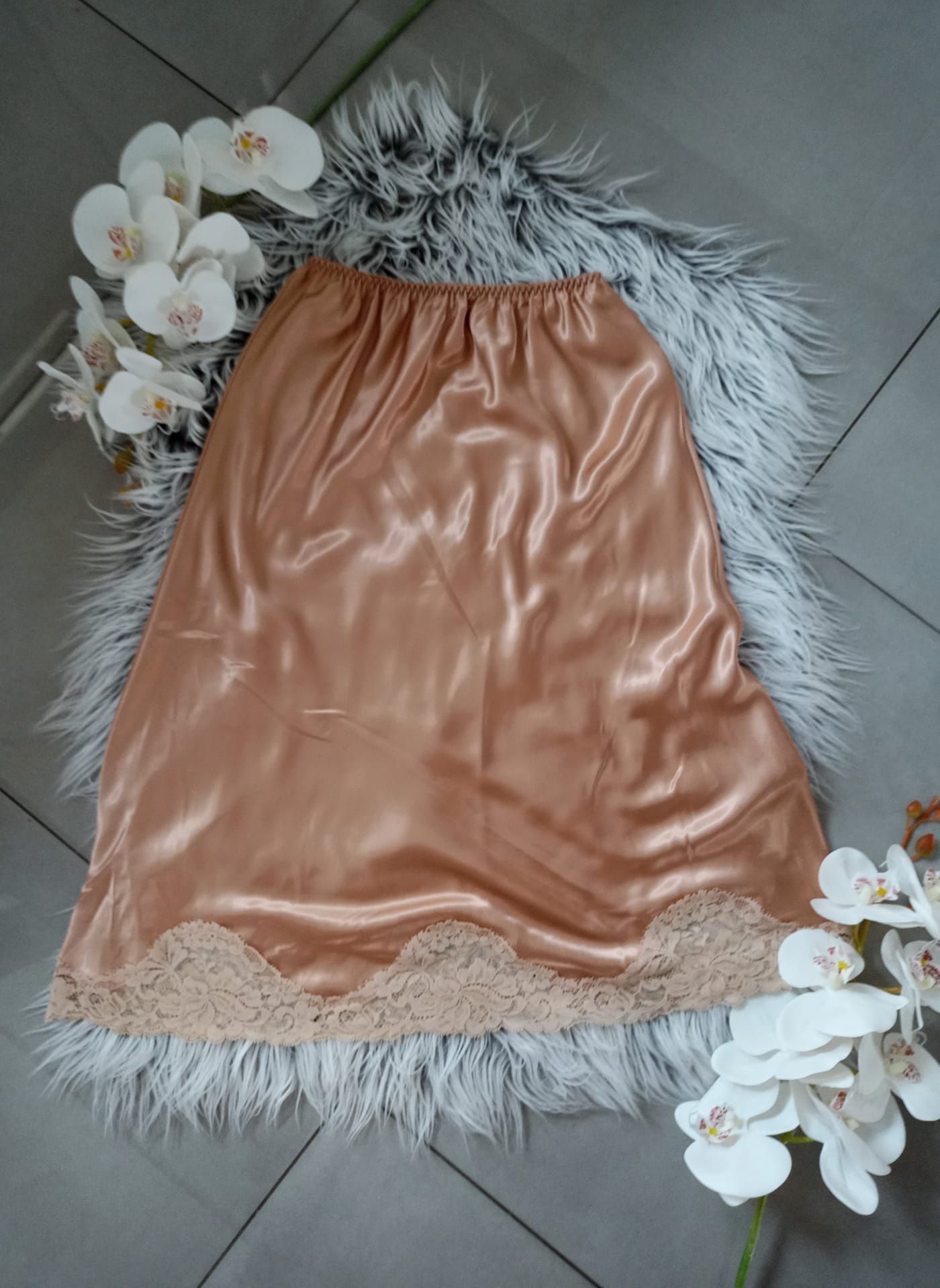 Halka podomka z koronką St.Michael kolor ciemny nude r.M/L