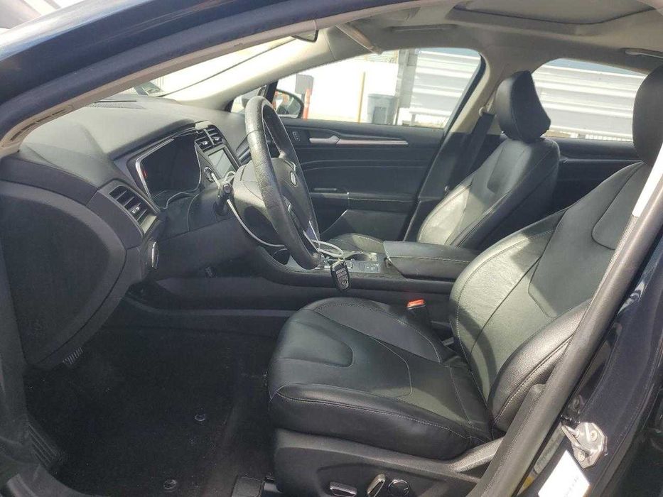 2020 Ford Fusion Hybrid на автовозі