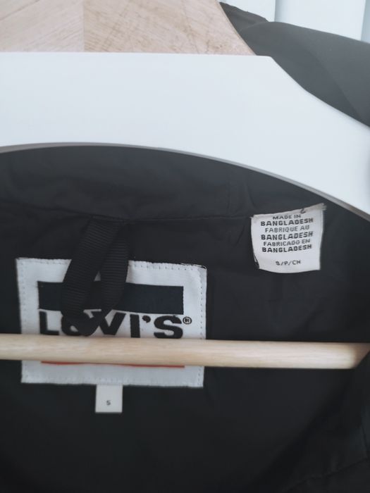 Casaco Levis original preto tamanho S