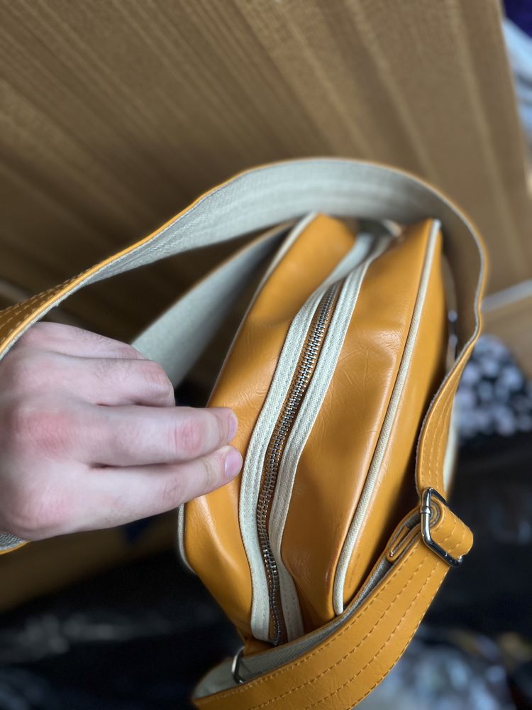 Сумка через плече кожаная винтаж Fred Perry оригинал
