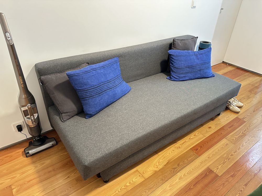 Sofa cama cinza da Ikea