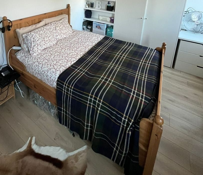 cama Ikea com colchão