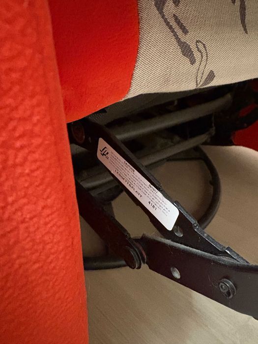 Fotel relaksacyjny czerwony z funkcją rozkładania – Leggett & Platt