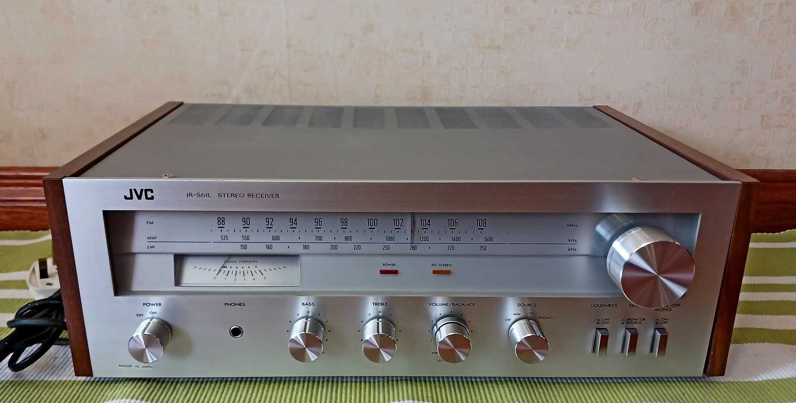 Стереоресівер JVC JR-S61L