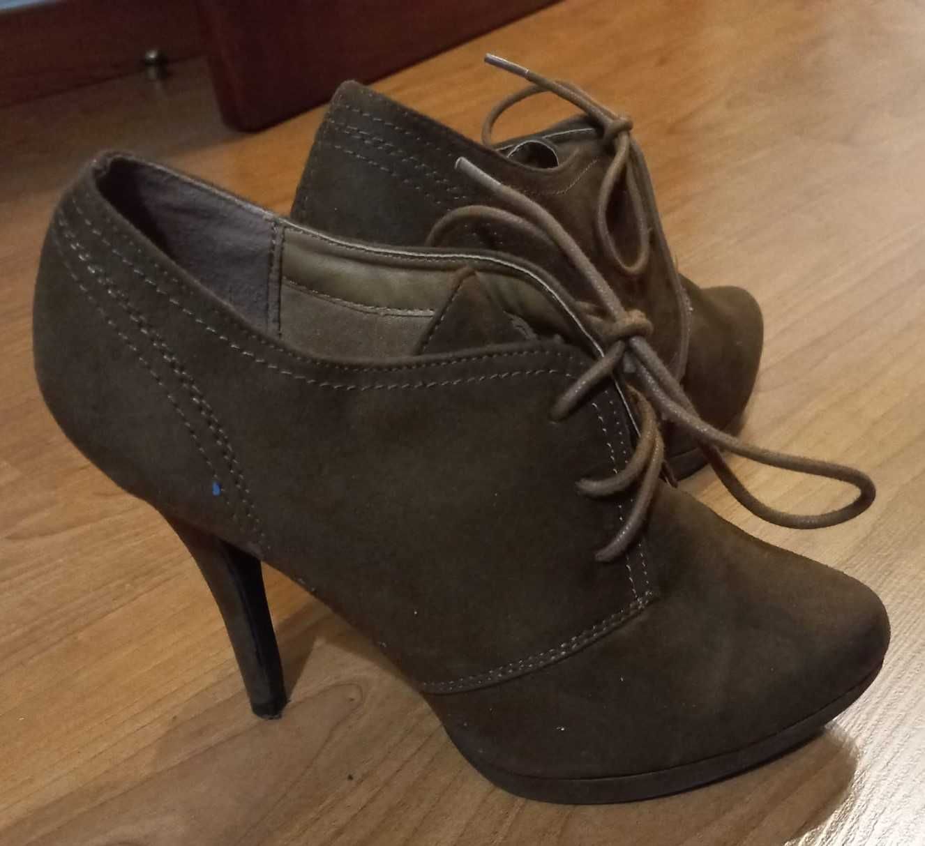 Botas Castanhas Super Elegantes