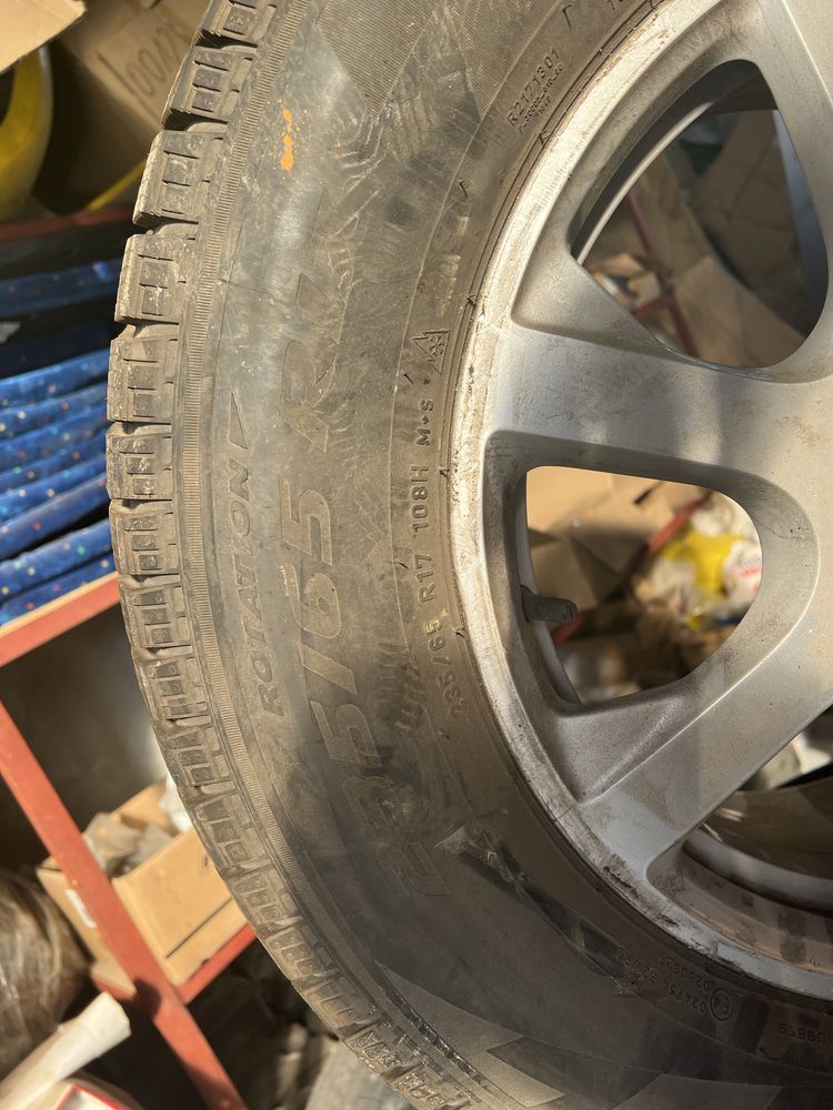 Шини з дисками 235/65 R 17. Зимові куплені 2021 році.