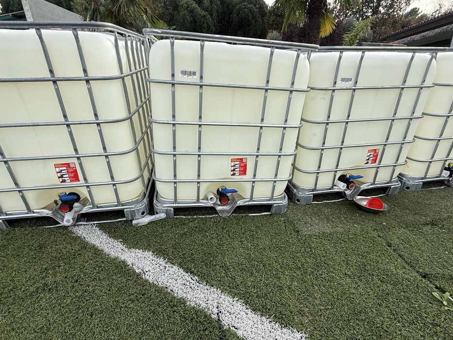 Cubas brancas de 1000L