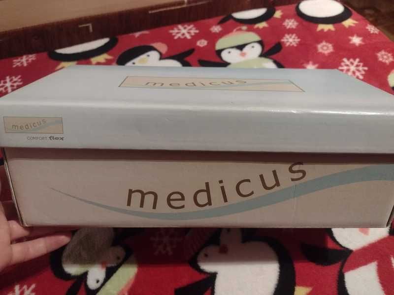 Nowe skórzane buty damskie Medicus