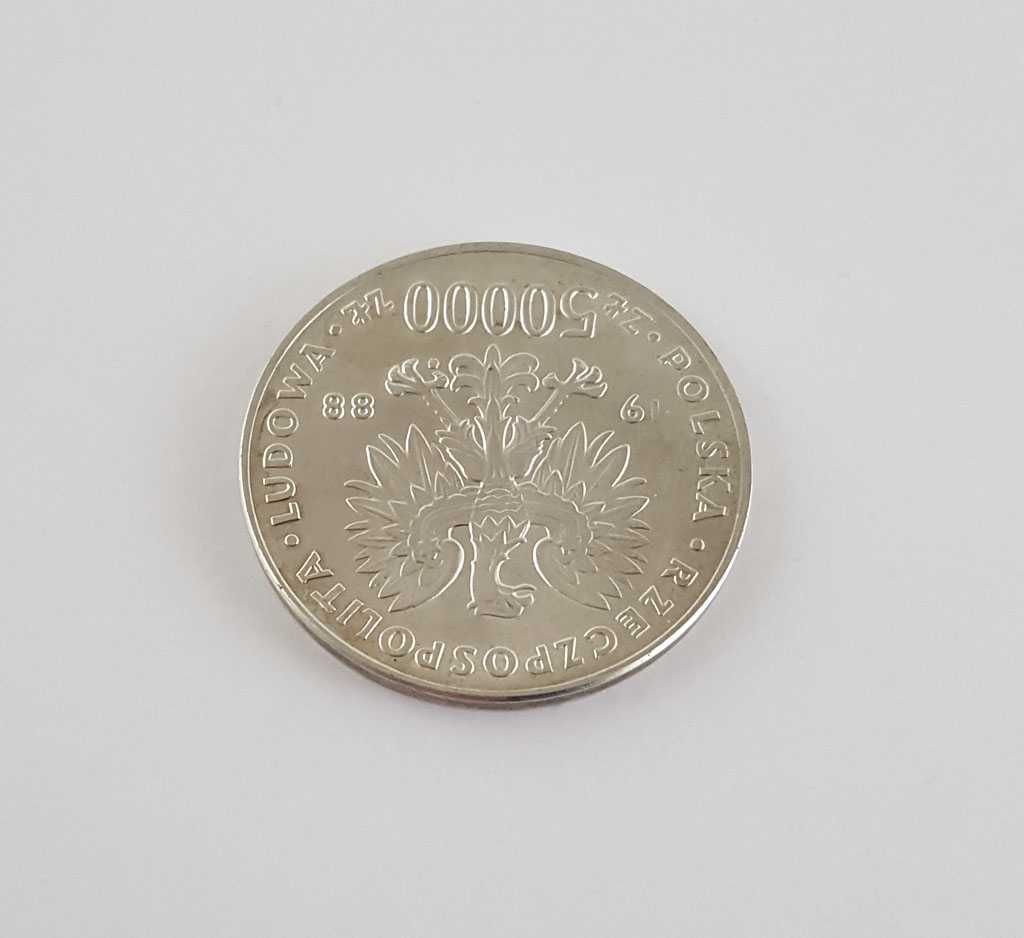 Srebrna kolekcjonerska moneta z Józefem Piłsudskim 70-ta rocznica