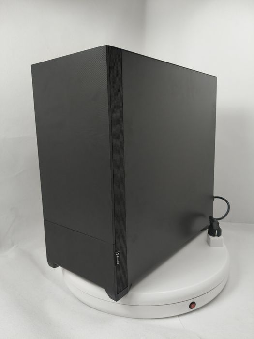 Komputer Gamingowy Ryzen 7 9800X3D,RTX 5070 Ti,32 GB,SSD,Win 11,USDT