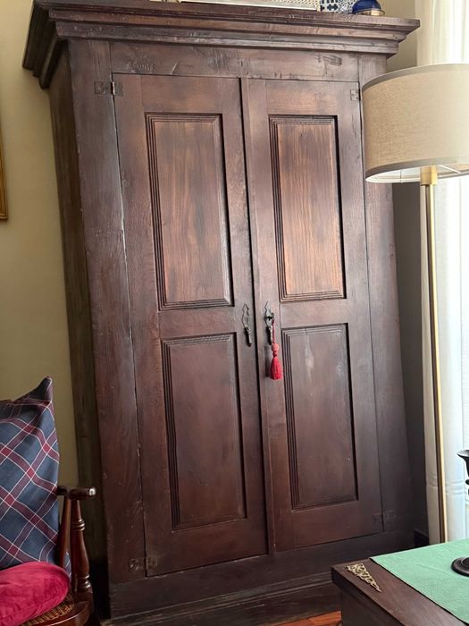 Armário Roupeiro/ Louceiro