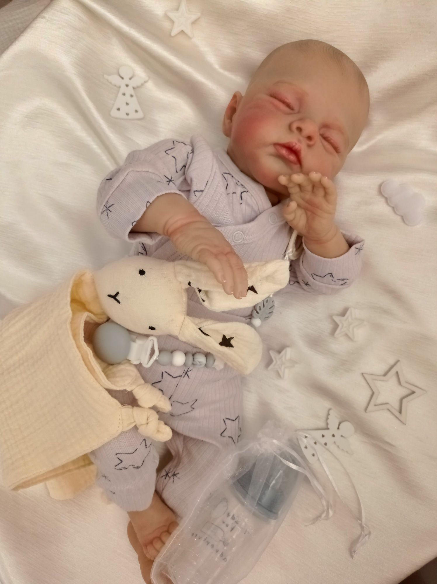 Lalka w typie reborn z materiałowym brzuszkiem